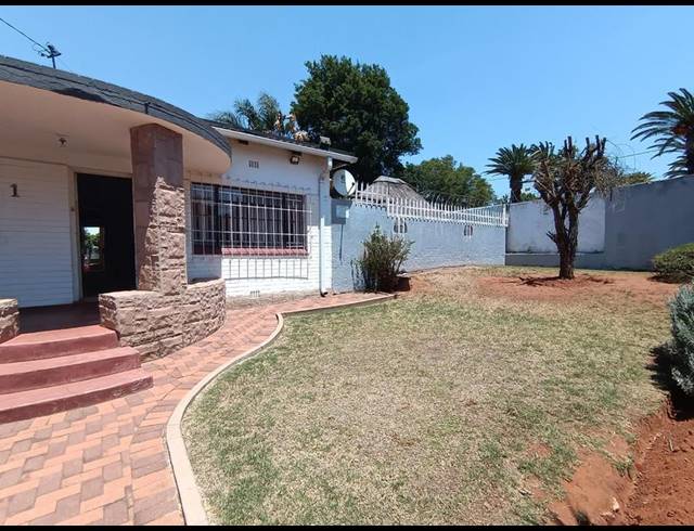 2 BEDROOM HOUSE FOR SALE IN PRIMROSE